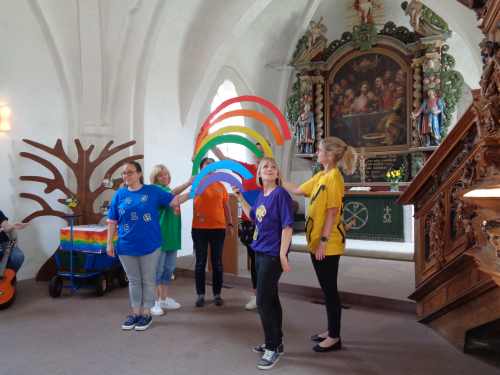 kirchenregenbogen.jpg